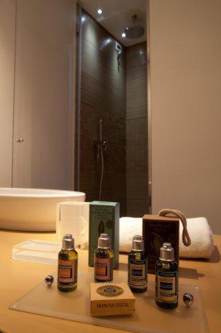 Face To Face House 3* Rom